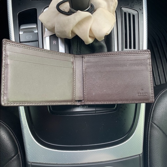 Men’s Gucci Wallet - Picture 2 of 2